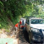 Personal de Protección Civil de Chapultenango realiza limpieza y desazolve en tramo Chapultenango–Ixtacomitán